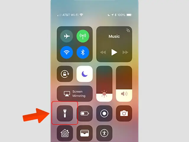 Hướng Dẫn Cách Bật Đèn Pin Iphone Đơn Giản Và Nhanh Chóng Nhất