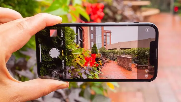 Bí Quyết Chụp Ảnh Đẹp Bằng Iphone: Tối Ưu Cài Đặt & Kỹ Thuật Nâng Cao
