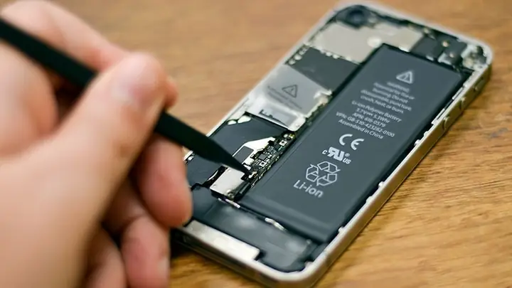 10 Cách Kích Pin Iphone Bị Kiệt Hiệu Quả, An Toàn Lấy Lại Nguồn Nhanh Chóng