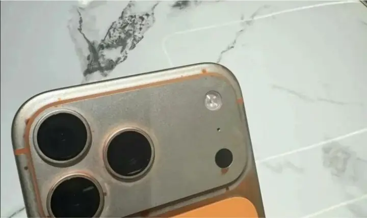 Iphone 11 Bị Tróc Sơn: Nguyên Nhân, Cách Xử Lý Và Phòng Tránh Hiệu Quả Iphone 11 Bị Tróc Sơn: Nguyên Nhân, Cách Xử Lý Và Phòng Tránh Hiệu Quả