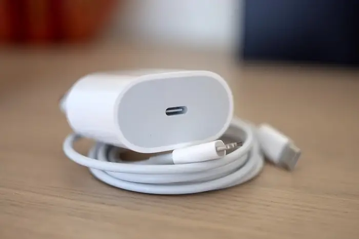 Sạc Điện Thoại Iphone Chính Hãng: Hướng Dẫn Chọn Mua & Phân Biệt Sạc Điện Thoại Iphone Chính Hãng: Hướng Dẫn Chọn Mua & Phân Biệt