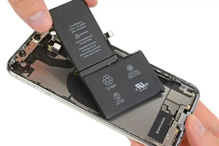 Thay Pin Iphone Chính Hãng Apple: Giá Tốt, Lưu Ý & Địa Chỉ Uy Tín